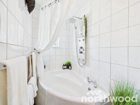 3 bedroom End of terrace house for sale in Oak Tree Road, Ashford, Ashford, TN23