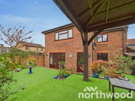 4 bedroom Link detached house for sale in Red Tree Orchard, Singleton, Ashford, TN23