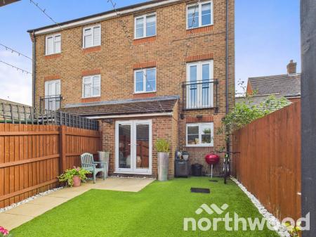 3 bedroom Semi-detached house for sale in Ribston Way, Singleton, Ashford, TN23