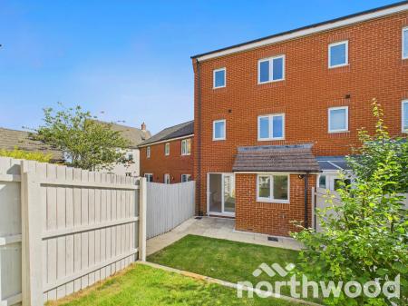 4 bedroom Town house for sale in Swaffer Way, Singleton, Ashford, TN23
