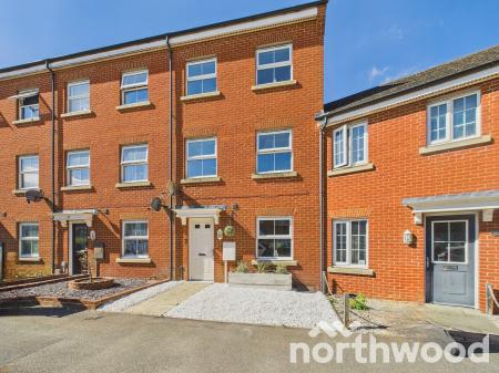 4 bedroom Town house for sale in Swaffer Way, Singleton, Ashford, TN23