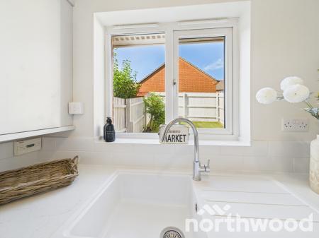 4 bedroom Town house for sale in Swaffer Way, Singleton, Ashford, TN23