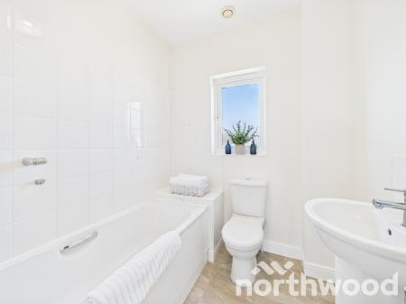 4 bedroom Town house for sale in Swaffer Way, Singleton, Ashford, TN23