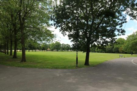 2 bedroom Flat for sale in Victoria Road, Ashford, TN23