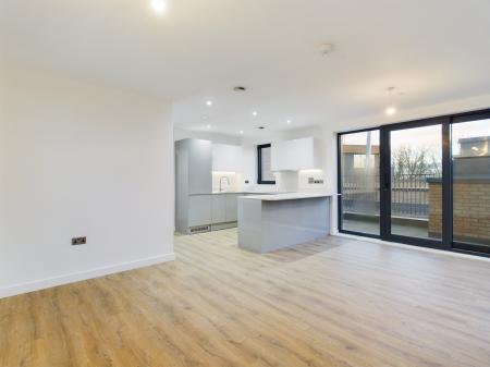 3 bedroom Flat for sale in Victoria Road, Ashford, TN23