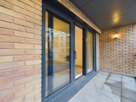 2 bedroom Flat for sale in Victoria Road, Ashford, TN23