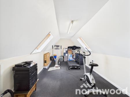 4 bedroom Bungalow for sale in Waterside Terrace, Great Chart, Ashford, TN23