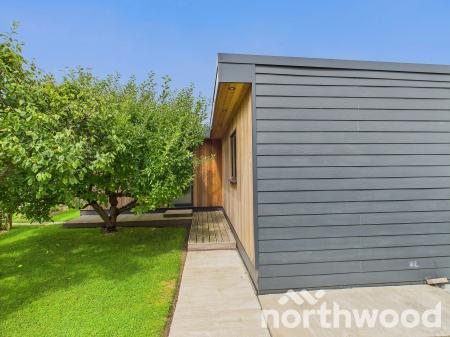 4 bedroom Bungalow for sale in Waterside Terrace, Great Chart, Ashford, TN23