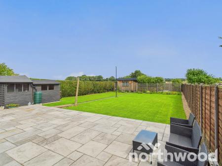 4 bedroom Bungalow for sale in Waterside Terrace, Great Chart, Ashford, TN23