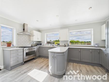 4 bedroom Bungalow for sale in Waterside Terrace, Great Chart, Ashford, TN23