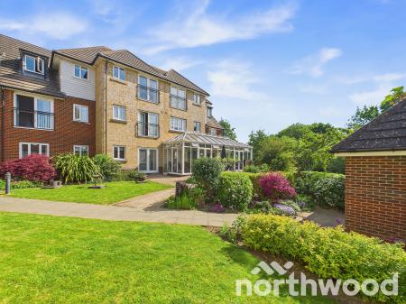 2 bedroom Flat for sale in Windsor Court, Singleton, Ashford, TN23