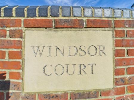 2 bedroom Flat for sale in Windsor Court, Singleton, Ashford, TN23