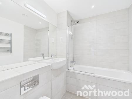 2 bedroom Flat to let in Cantia Place, Ashford, TN23