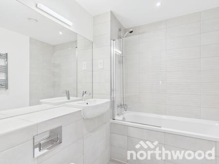 2 bedroom Flat to let in Cantia Place, Ashford, TN23