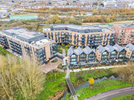 2 bedroom Flat to let in Cantia Place, Ashford, TN23