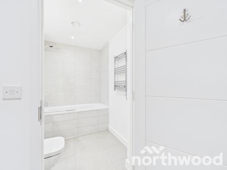 2 bedroom Flat to let in Cantia Place, Ashford, TN23