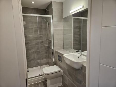 2 bedroom Flat to let in Hampton Place, Ashford, Ashford, TN23