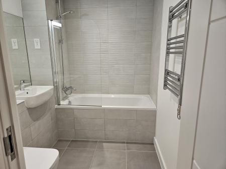 2 bedroom Flat to let in Hampton Place, Ashford, Ashford, TN23