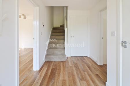 3 bedroom Semi-detached house to let in John Haselden Crescent, Repton Park, Ashford, TN23