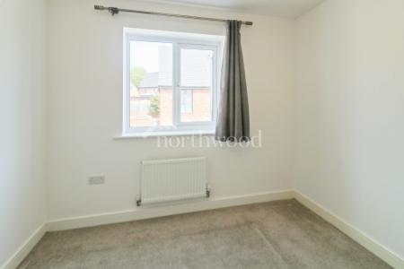 3 bedroom Semi-detached house to let in John Haselden Crescent, Repton Park, Ashford, TN23