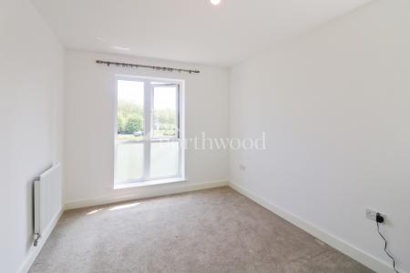 3 bedroom Semi-detached house to let in John Haselden Crescent, Repton Park, Ashford, TN23