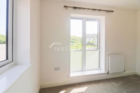 3 bedroom Semi-detached house to let in John Haselden Crescent, Repton Park, Ashford, TN23