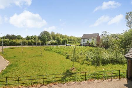 3 bedroom Semi-detached house to let in John Haselden Crescent, Repton Park, Ashford, TN23