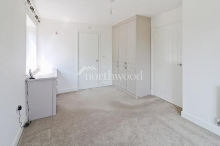 3 bedroom Semi-detached house to let in John Haselden Crescent, Repton Park, Ashford, TN23