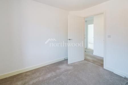 3 bedroom Semi-detached house to let in John Haselden Crescent, Repton Park, Ashford, TN23