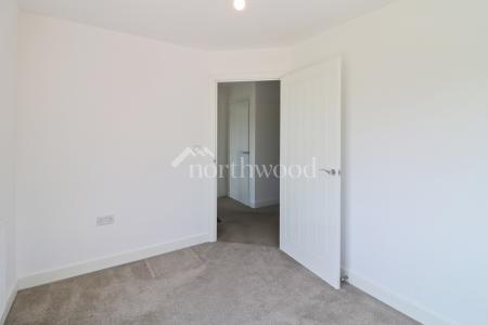 3 bedroom Semi-detached house to let in John Haselden Crescent, Repton Park, Ashford, TN23