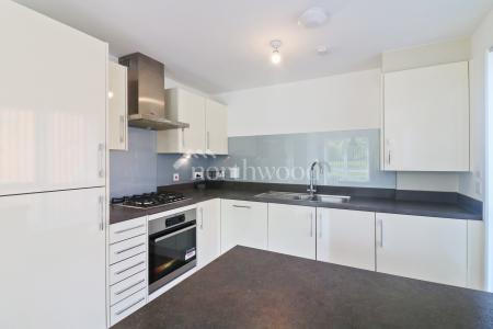 3 bedroom Semi-detached house to let in John Haselden Crescent, Repton Park, Ashford, TN23