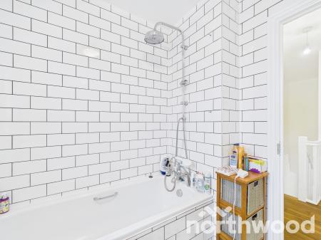 2 bedroom Terraced House to let in Lodge Close, Singleton, Ashford, TN23