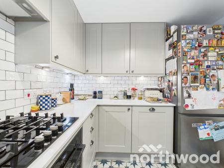 2 bedroom Terraced House to let in Lodge Close, Singleton, Ashford, TN23