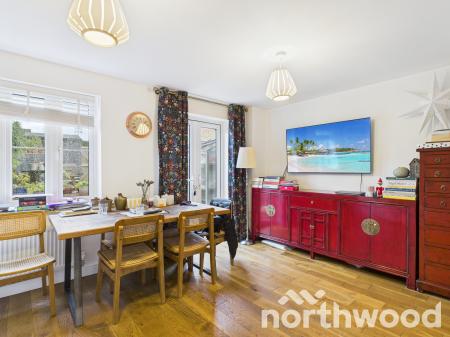 2 bedroom Terraced House to let in Lodge Close, Singleton, Ashford, TN23