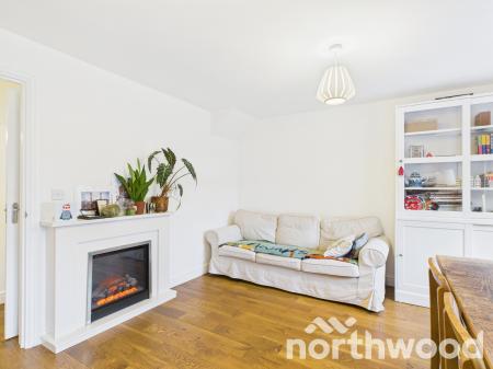 2 bedroom Terraced House to let in Lodge Close, Singleton, Ashford, TN23