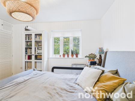 2 bedroom Terraced House to let in Lodge Close, Singleton, Ashford, TN23