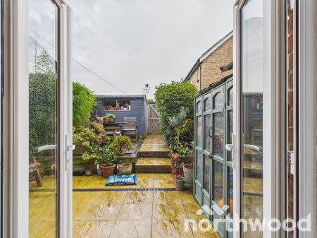 2 bedroom Terraced House to let in Lodge Close, Singleton, Ashford, TN23