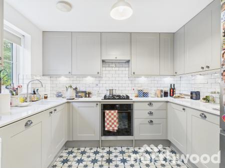 2 bedroom Terraced House to let in Lodge Close, Singleton, Ashford, TN23