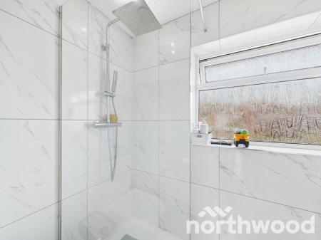 3 bedroom Semi-detached house to let in Northumberland Avenue, Kennington, Ashford, TN24