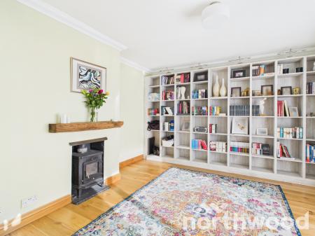 3 bedroom Semi-detached house to let in Northumberland Avenue, Kennington, Ashford, TN24