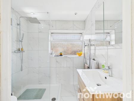 3 bedroom Semi-detached house to let in Northumberland Avenue, Kennington, Ashford, TN24