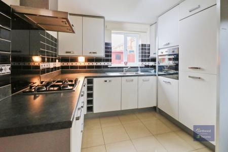 3 bedroom Link detached house to let in Pearmain Way, Singleton, Ashford, TN23