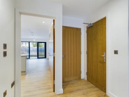 2 bedroom Flat to let in Pyramid House, Ashford, TN23