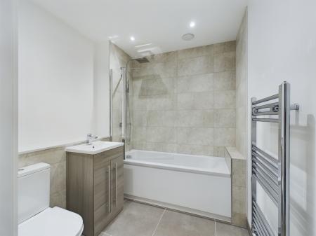 2 bedroom Flat to let in Pyramid House, Ashford, TN23