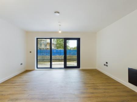 2 bedroom Flat to let in Pyramid House, Ashford, TN23