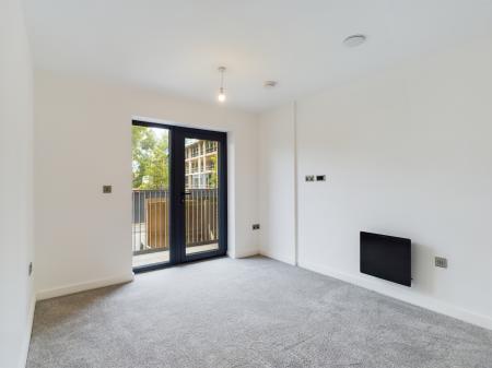 2 bedroom Flat to let in Pyramid House, Ashford, TN23