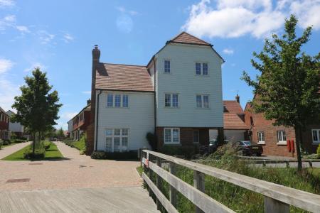4 bedroom Detached house to let in Song Thrush Drive, Finberry, Ashford, TN25