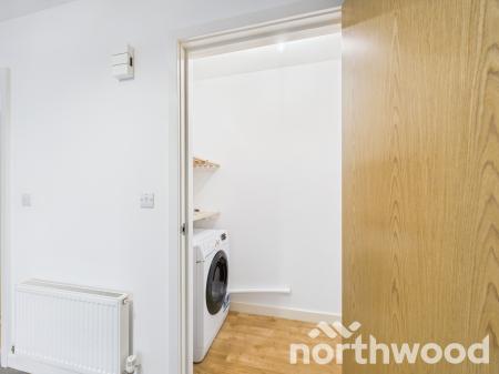 2 bedroom Flat to let in Victoria Crescent, Ashford, Ashford, TN23
