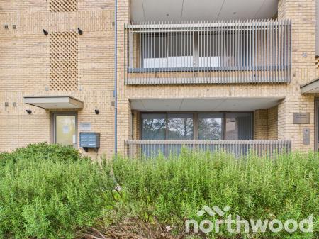 2 bedroom Flat to let in Victoria Crescent, Ashford, Ashford, TN23