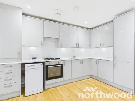 2 bedroom Flat to let in Victoria Crescent, Ashford, Ashford, TN23